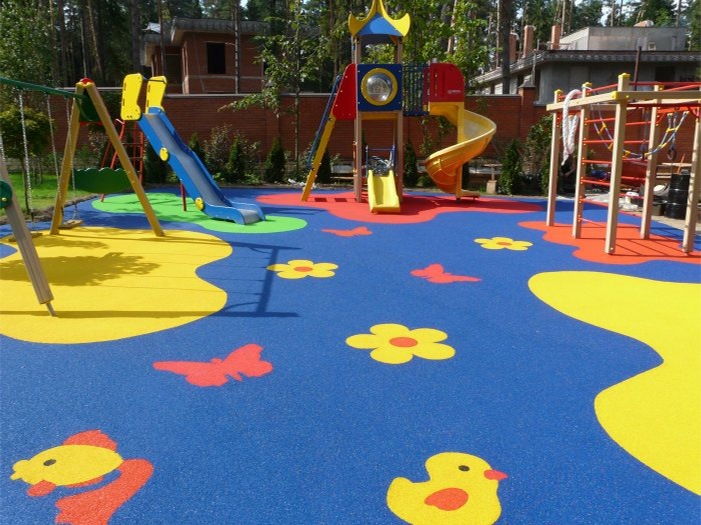 детская площадка с резиновым покрытием